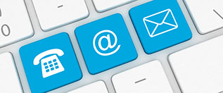 Ausschnitt Tastatur; Tasten „Telefon“, „Internetseite“ und „E-Mail“ blau hervorgehoben